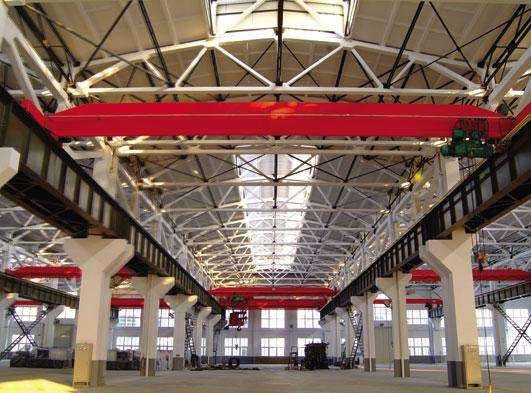 Suwnica jednodźwigarowa z pojedynczym dźwigarem, umożliwiająca oszczędność kosztów budowy.jpg Lowhead Room Single Girder Overhead Crane for Saving Construction Cost.jpg