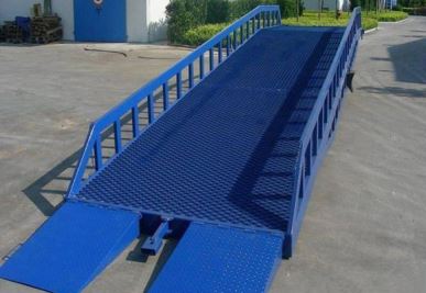 Mobilny most hydrauliczny