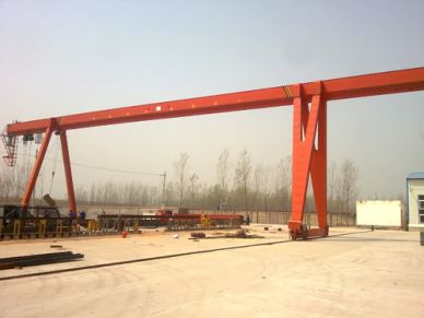 Zewnętrzna suwnica bramowa 32Ton