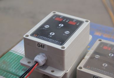 System wywoływania warstwy wciągnika budowlanego